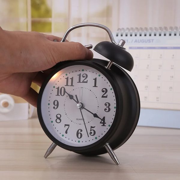 Réveil Sharp Double Cloche - Alarme Forte - Pour Gros Dormeurs - Aiguilles Lumineuses - Piles AA - Style Rétro
